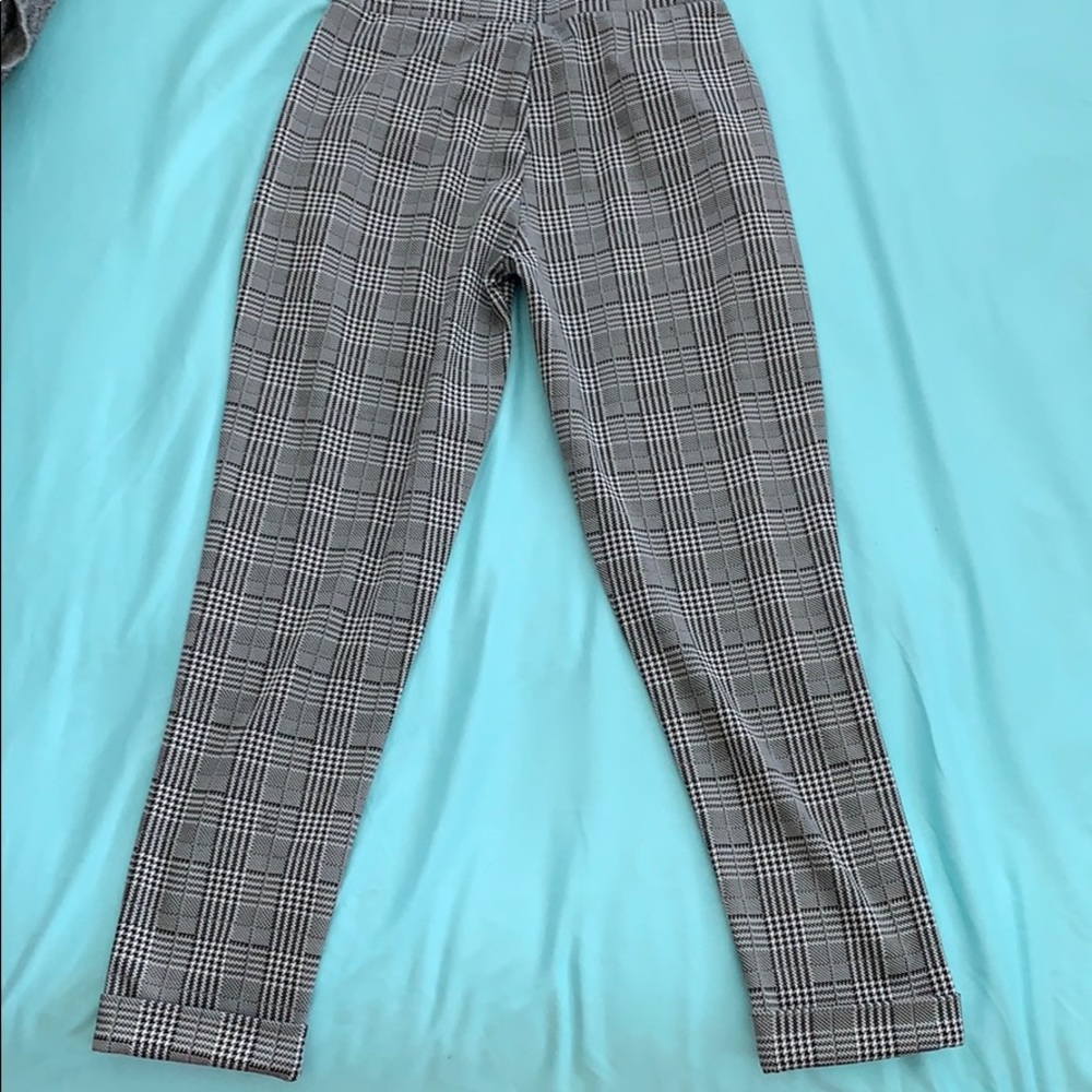 Stylish Pants - Picture 2 of 2